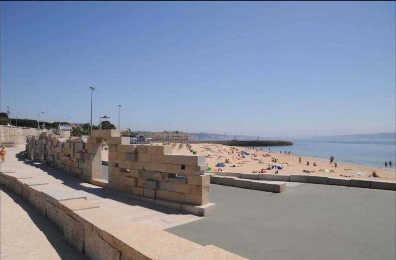 Sea View Apartment & 4 Minutes Walk To The Beach Paço de Arcos Eksteriør billede