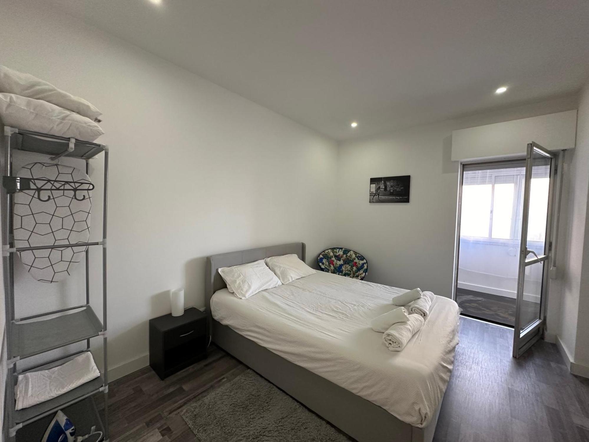 Sea View Apartment & 4 Minutes Walk To The Beach Paço de Arcos Eksteriør billede